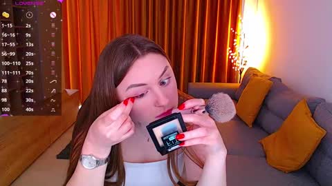 Mia online show from February 17, 1:00 pm