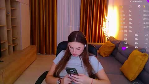 Mia online show from November 12, 10:50 am