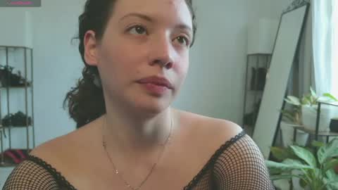 Mara Independent model online show from May 23, 7:10 pm