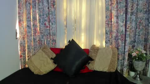 mizuki  online show from January 14, 5:23 pm