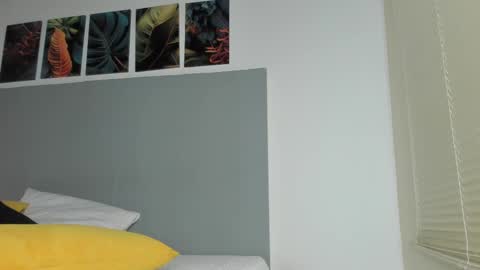 _molly_rosse_ online show from October 13, 12:18 pm