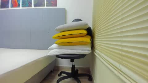 _molly_rosse_ online show from April 21, 11:50 am