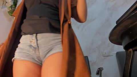 Snapshot of _nanny_1 chatting on October 14, 11:30 pm Nanny online show from October 14, 11:30 pm