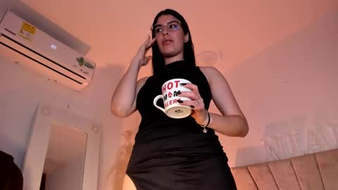 Snapshot of _niah_ chatting on February 19, 9:47 pm Niah You can call me Ni or cutie haha online show from February 19, 9:47 pm
