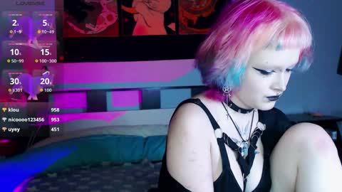 Nicole online show from December 19, 3:46 am