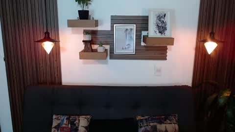 Nicolethomson online show from October 27, 4:23 am