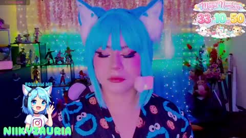 niiky online show from April 18, 11:34 am