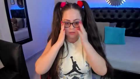 Olivia jones online show from March 18, 12:22 pm