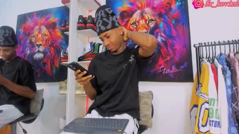 Kevin  online show from November 7, 8:50 am