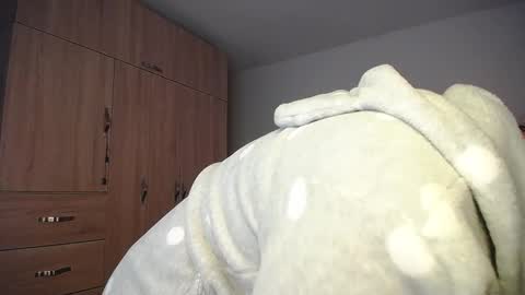 Paris online show from March 21, 8:02 pm