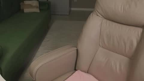 Tina online show from April 24, 2:41 pm