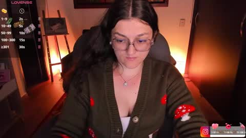 Snapshot of _peach__ chatting on February 4, 4:26 am violeta ig  online show from February 4, 4:26 am