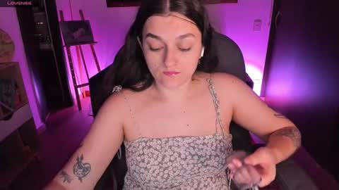 Snapshot of _peach__ chatting on January 21, 2:43 am violeta ig  online show from January 21, 2:43 am