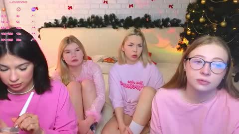 Merlizz Eva Jane Mila Nicole  left to right  online show from December 19, 2:23 pm