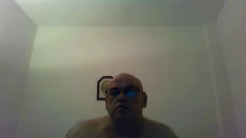 REY online show from May 21, 3:18 pm