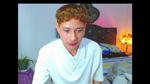 santi online show from March 18, 2:28 am