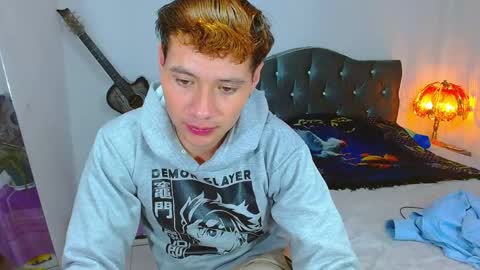 santi online show from April 23, 2:41 am