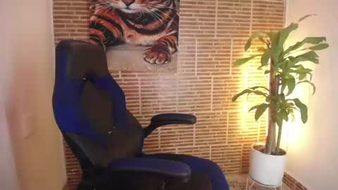  Sara  online show from July 9, 7:45 am