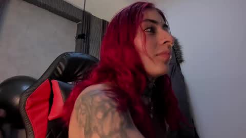 Snapshot of _selene_red chatting on September 17, 3:59 pm Selene online show from September 17, 3:59 pm