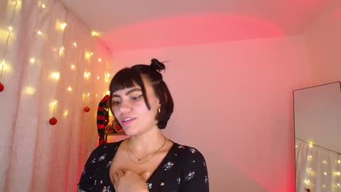 Laura online show from December 15, 9:03 am