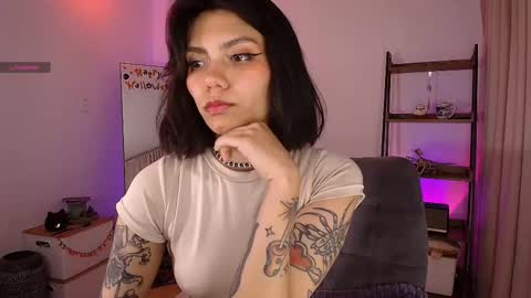 Laura online show from October 22, 3:31 am