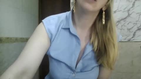  SexyXSveta  online show from May 5, 3:02 am