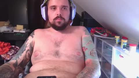 _smiley_bear27 online show from October 21, 9:14 am