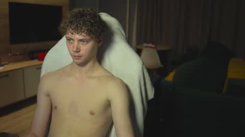 OLIVERpvt is open online show from March 5, 4:13 pm