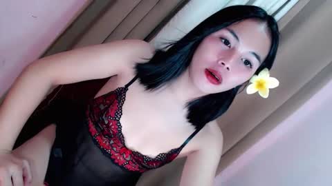 Eilachloe online show from February 25, 1:15 pm