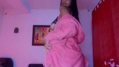   0900 p.m a 0500 a.m Colombia time UTC -5  online show from February 28, 7:56 am