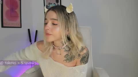 _tammarra_ online show from March 19, 7:19 pm