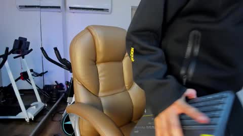 _taylorblack online show from March 6, 11:42 am