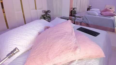 Rousse  online show from September 30, 7:57 pm