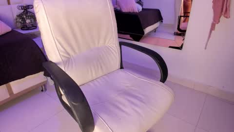 Rousse  online show from November 6, 7:17 pm