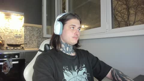 _torfin_ online show from December 14, 9:24 pm