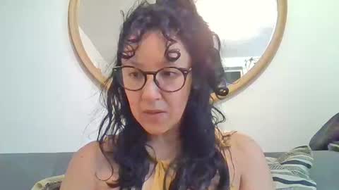 Snapshot of _tutti_frutti_ chatting on October 4, 5:27 am _tutti_frutti_ online show from October 4, 5:27 am