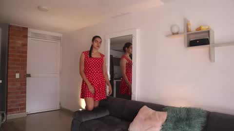 Anastasia Vahos online show from October 8, 5:30 pm