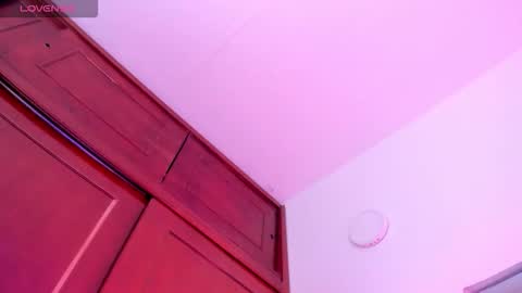 _valeria_saenz_ online show from November 10, 4:48 am