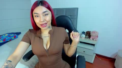 INSTAGRAM pinzon viviana online show from March 15, 2:05 am