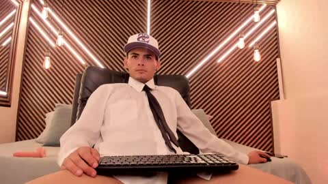  white fox  online show from February 7, 4:16 am