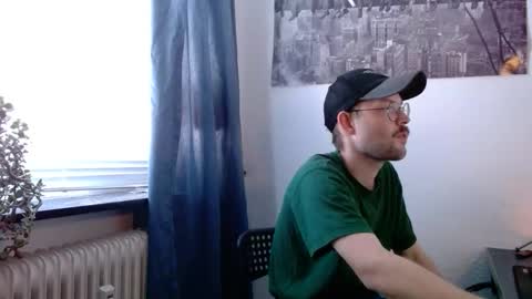 _whoisthatguy_ online show from October 19, 12:21 pm