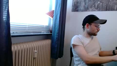 _whoisthatguy_ online show from October 24, 2:18 pm