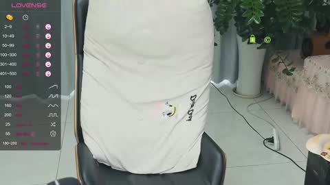 _zizi_ online show from February 3, 3:42 am