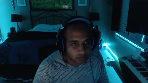 a4orce online show from March 5, 6:01 am