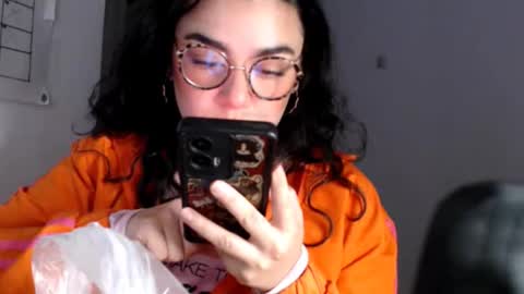 Leona  online show from December 18, 12:06 am