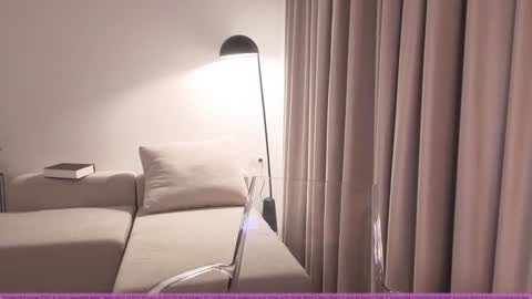 Snapshot of aalliyahh chatting on October 21, 8:23 pm Fren online show from October 21, 8:23 pm