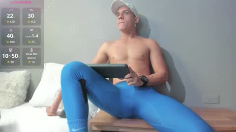 Aaron online show from April 19, 10:23 pm