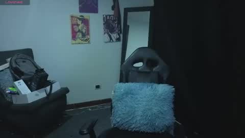 aaron_malikk online show from April 21, 1:42 am