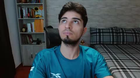 Aaron online show from October 28, 7:04 pm