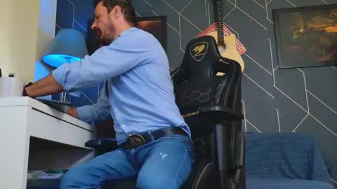 Aaron online show from September 25, 5:36 am